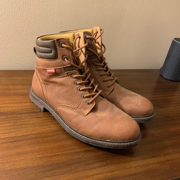 Levi’s Boots - Picture 1 of 4